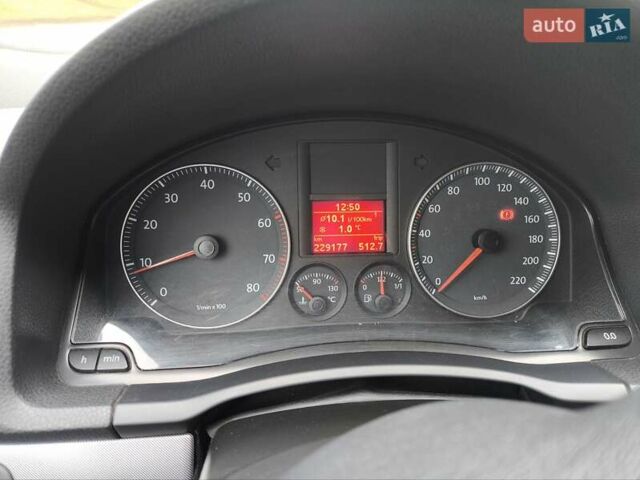 Чорний Фольксваген Гольф, об'ємом двигуна 1.4 л та пробігом 229 тис. км за 5900 $, фото 13 на Automoto.ua