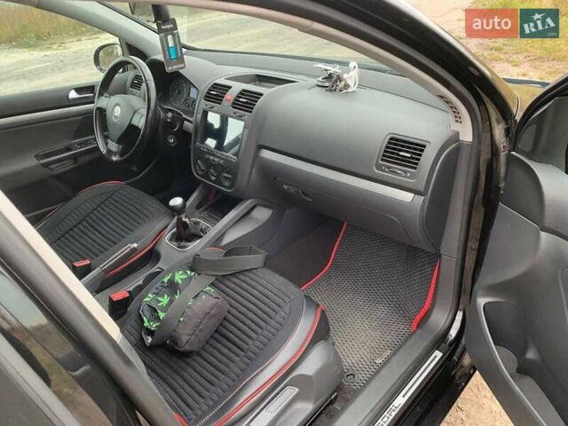 Черный Фольксваген Гольф, объемом двигателя 1.39 л и пробегом 242 тыс. км за 5400 $, фото 3 на Automoto.ua