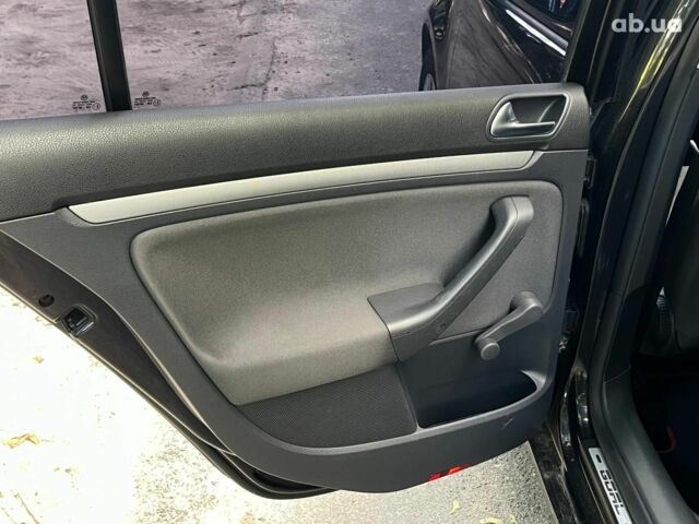 Чорний Фольксваген Гольф, об'ємом двигуна 1.6 л та пробігом 255 тис. км за 4990 $, фото 24 на Automoto.ua