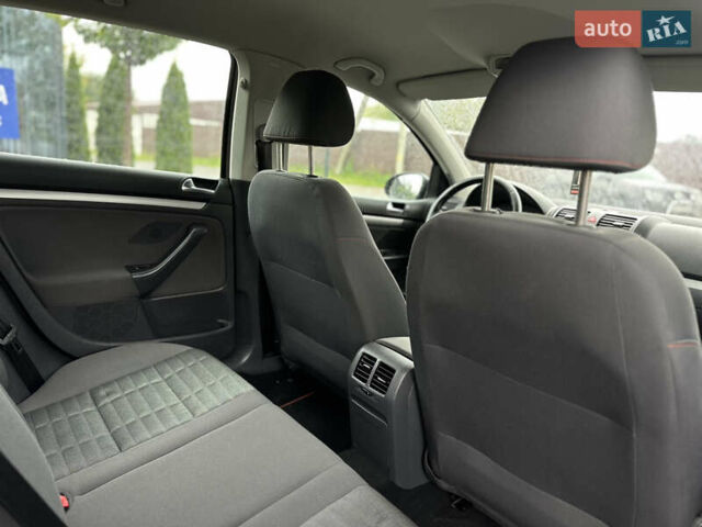 Черный Фольксваген Гольф, объемом двигателя 1.6 л и пробегом 221 тыс. км за 6600 $, фото 41 на Automoto.ua