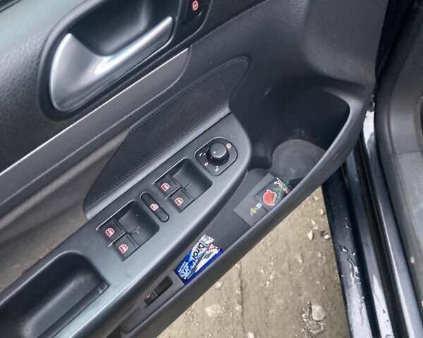 Черный Фольксваген Гольф, объемом двигателя 1.6 л и пробегом 233 тыс. км за 5800 $, фото 10 на Automoto.ua