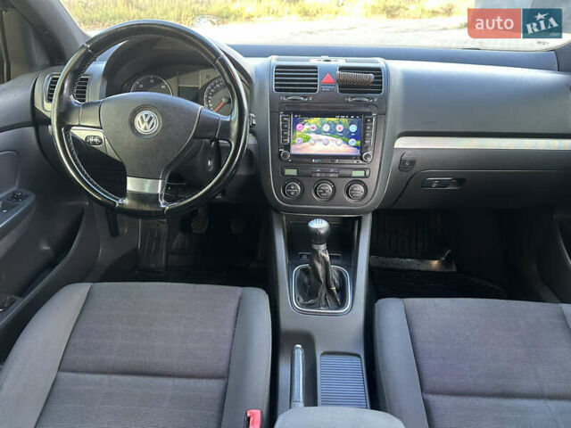 Черный Фольксваген Гольф, объемом двигателя 1.9 л и пробегом 320 тыс. км за 5800 $, фото 22 на Automoto.ua