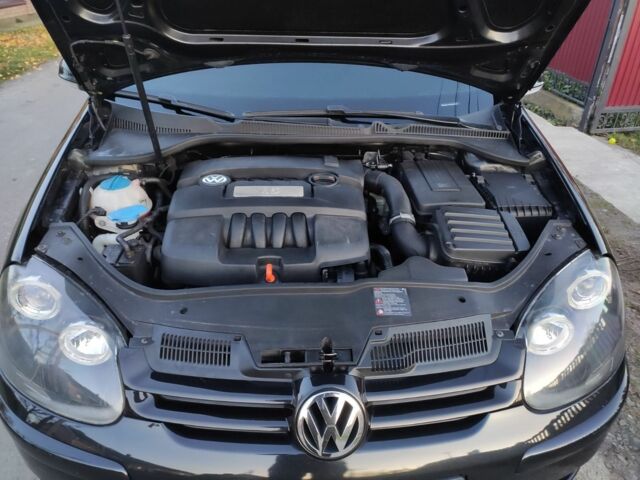 Черный Фольксваген Гольф, объемом двигателя 1.6 л и пробегом 250 тыс. км за 7500 $, фото 4 на Automoto.ua