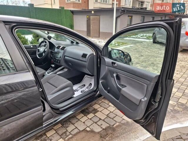 Чорний Фольксваген Гольф, об'ємом двигуна 1.6 л та пробігом 220 тис. км за 6750 $, фото 44 на Automoto.ua