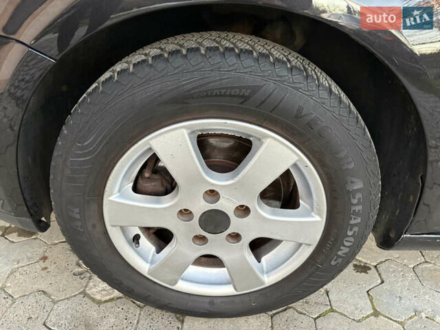 Черный Фольксваген Гольф, объемом двигателя 1.6 л и пробегом 240 тыс. км за 6150 $, фото 35 на Automoto.ua