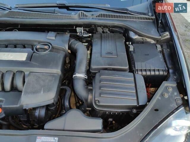 Черный Фольксваген Гольф, объемом двигателя 1.6 л и пробегом 250 тыс. км за 7500 $, фото 10 на Automoto.ua