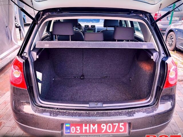 Черный Фольксваген Гольф, объемом двигателя 1.6 л и пробегом 223 тыс. км за 5350 $, фото 8 на Automoto.ua