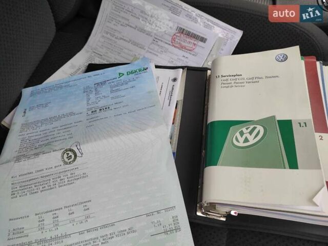 Черный Фольксваген Гольф, объемом двигателя 1.6 л и пробегом 188 тыс. км за 5500 $, фото 25 на Automoto.ua