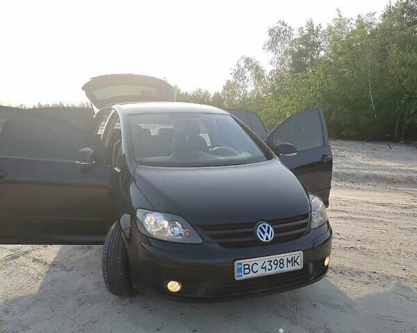 Черный Фольксваген Гольф, объемом двигателя 1.4 л и пробегом 212 тыс. км за 4900 $, фото 4 на Automoto.ua