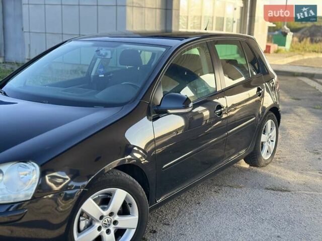 Черный Фольксваген Гольф, объемом двигателя 1.6 л и пробегом 258 тыс. км за 5950 $, фото 3 на Automoto.ua