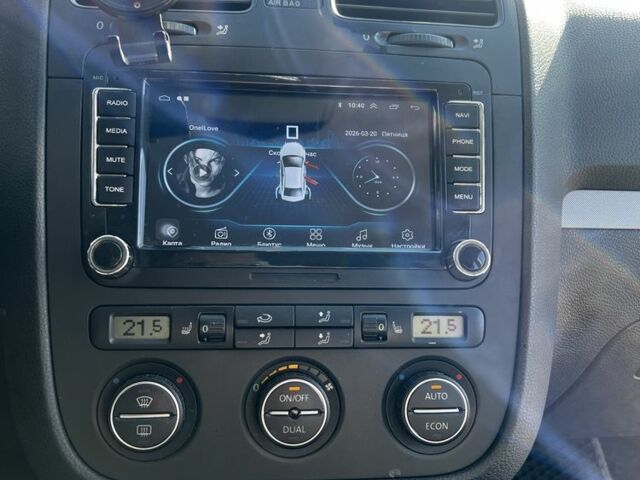 Черный Фольксваген Гольф, объемом двигателя 1.4 л и пробегом 289 тыс. км за 5300 $, фото 7 на Automoto.ua