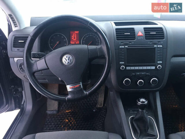 Чорний Фольксваген Гольф, об'ємом двигуна 1.6 л та пробігом 198 тис. км за 5850 $, фото 17 на Automoto.ua