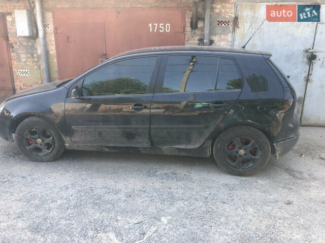 Черный Фольксваген Гольф, объемом двигателя 1.6 л и пробегом 230 тыс. км за 3500 $, фото 1 на Automoto.ua