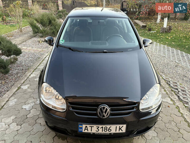 Черный Фольксваген Гольф, объемом двигателя 1.6 л и пробегом 240 тыс. км за 6150 $, фото 10 на Automoto.ua