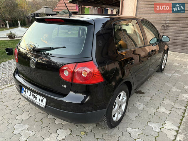 Черный Фольксваген Гольф, объемом двигателя 1.6 л и пробегом 240 тыс. км за 6150 $, фото 6 на Automoto.ua