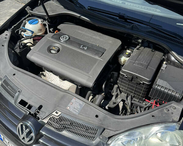 Чорний Фольксваген Гольф, об'ємом двигуна 1.39 л та пробігом 230 тис. км за 5950 $, фото 7 на Automoto.ua