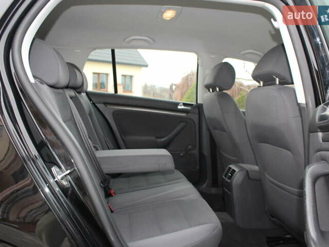 Чорний Фольксваген Гольф, об'ємом двигуна 1.6 л та пробігом 205 тис. км за 5790 $, фото 66 на Automoto.ua