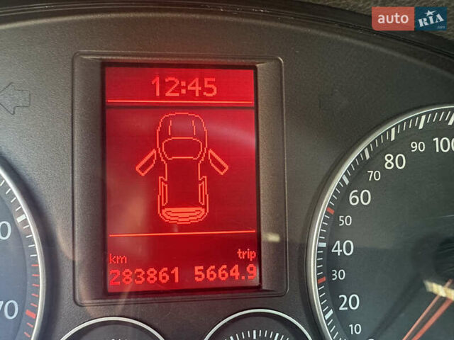 Чорний Фольксваген Гольф, об'ємом двигуна 1.6 л та пробігом 283 тис. км за 6400 $, фото 13 на Automoto.ua