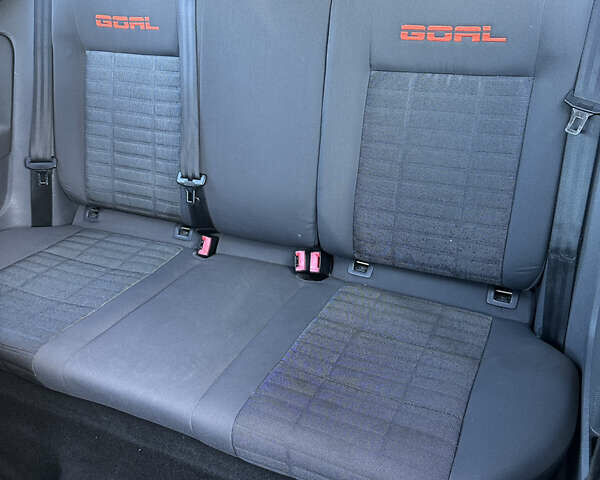 Черный Фольксваген Гольф, объемом двигателя 1.4 л и пробегом 278 тыс. км за 4500 $, фото 9 на Automoto.ua