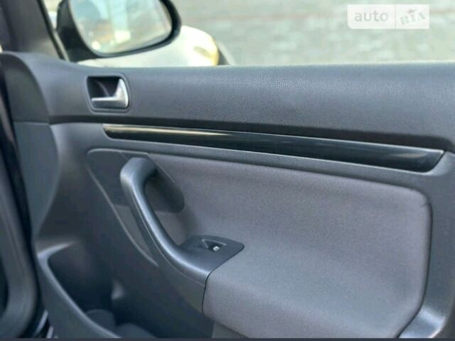 Черный Фольксваген Гольф, объемом двигателя 1.4 л и пробегом 220 тыс. км за 7000 $, фото 7 на Automoto.ua