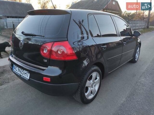 Черный Фольксваген Гольф, объемом двигателя 1.6 л и пробегом 250 тыс. км за 7500 $, фото 5 на Automoto.ua