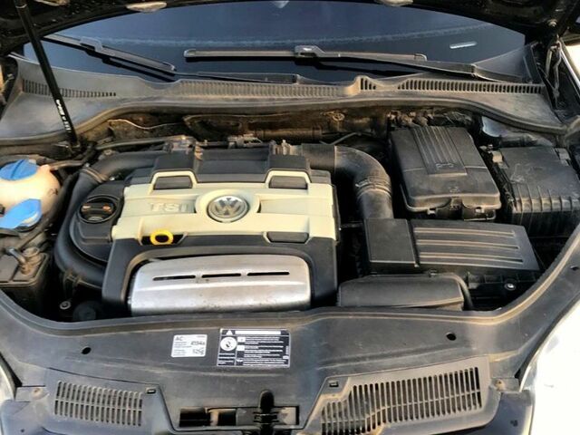 Черный Фольксваген Гольф, объемом двигателя 1.4 л и пробегом 240 тыс. км за 5900 $, фото 6 на Automoto.ua