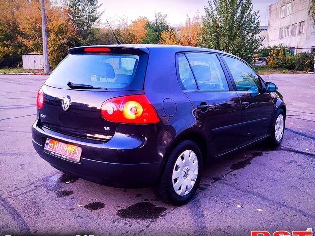 Черный Фольксваген Гольф, объемом двигателя 1.6 л и пробегом 223 тыс. км за 5350 $, фото 4 на Automoto.ua