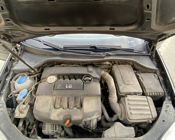 Чорний Фольксваген Гольф, об'ємом двигуна 1.6 л та пробігом 190 тис. км за 6032 $, фото 29 на Automoto.ua