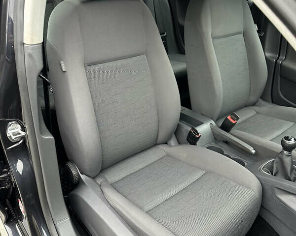 Черный Фольксваген Гольф, объемом двигателя 1.4 л и пробегом 187 тыс. км за 6500 $, фото 57 на Automoto.ua