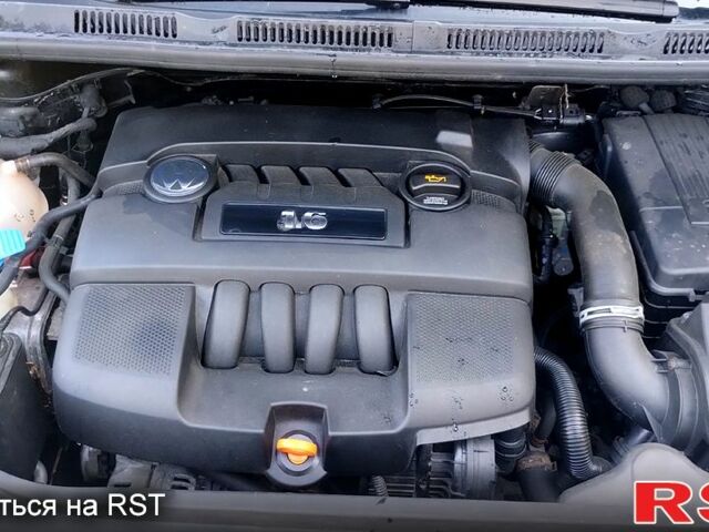 Черный Фольксваген Гольф, объемом двигателя 1.6 л и пробегом 143 тыс. км за 5900 $, фото 3 на Automoto.ua