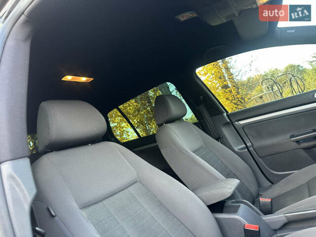 Черный Фольксваген Гольф, объемом двигателя 1.9 л и пробегом 320 тыс. км за 5800 $, фото 24 на Automoto.ua