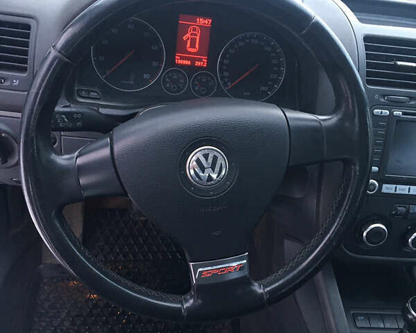 Чорний Фольксваген Гольф, об'ємом двигуна 1.6 л та пробігом 198 тис. км за 5850 $, фото 32 на Automoto.ua