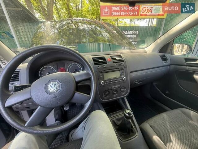 Чорний Фольксваген Гольф, об'ємом двигуна 1.6 л та пробігом 260 тис. км за 5400 $, фото 1 на Automoto.ua
