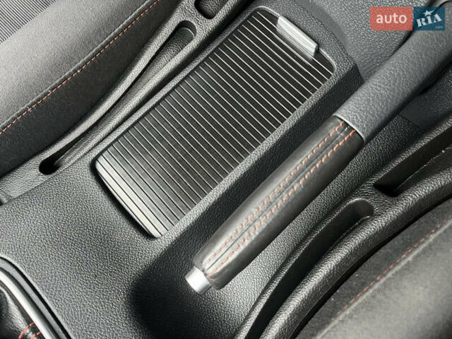 Черный Фольксваген Гольф, объемом двигателя 1.6 л и пробегом 186 тыс. км за 6600 $, фото 19 на Automoto.ua