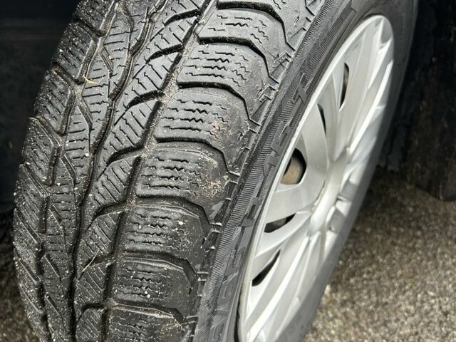 Черный Фольксваген Гольф, объемом двигателя 0 л и пробегом 243 тыс. км за 5750 $, фото 4 на Automoto.ua