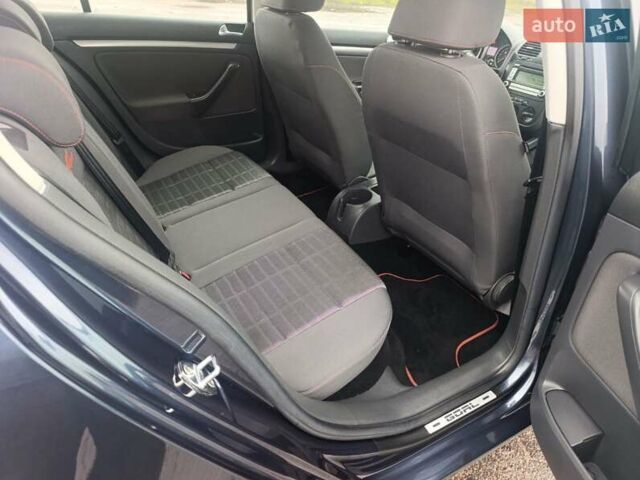 Черный Фольксваген Гольф, объемом двигателя 1.6 л и пробегом 202 тыс. км за 5999 $, фото 9 на Automoto.ua