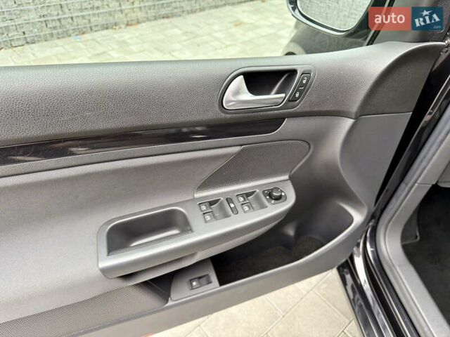 Чорний Фольксваген Гольф, об'ємом двигуна 1.4 л та пробігом 142 тис. км за 7799 $, фото 20 на Automoto.ua