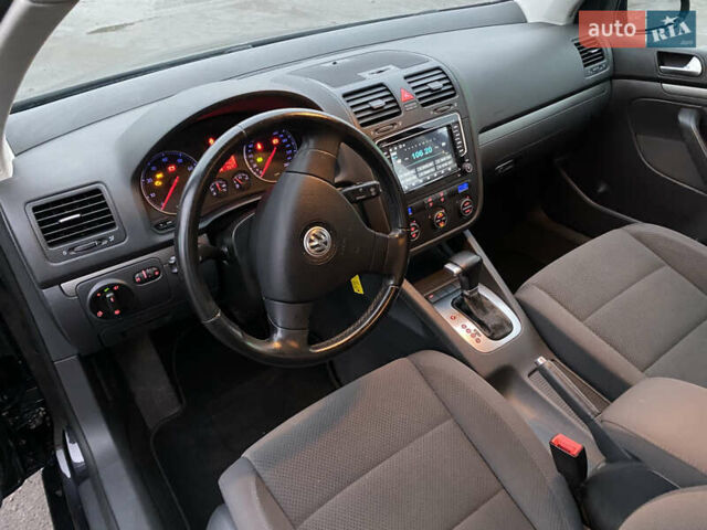 Чорний Фольксваген Гольф, об'ємом двигуна 1.6 л та пробігом 233 тис. км за 6800 $, фото 33 на Automoto.ua