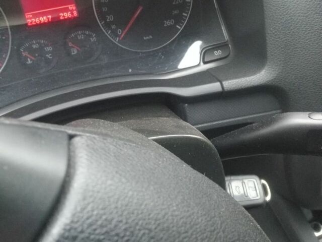 Черный Фольксваген Гольф, объемом двигателя 1.6 л и пробегом 226 тыс. км за 6500 $, фото 7 на Automoto.ua