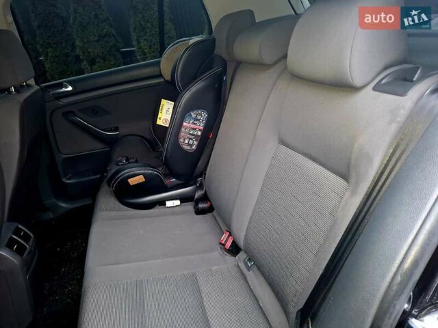 Черный Фольксваген Гольф, объемом двигателя 1.6 л и пробегом 219 тыс. км за 6400 $, фото 8 на Automoto.ua