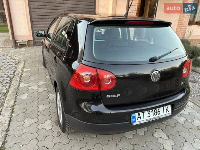Черный Фольксваген Гольф, объемом двигателя 1.6 л и пробегом 240 тыс. км за 6150 $, фото 5 на Automoto.ua