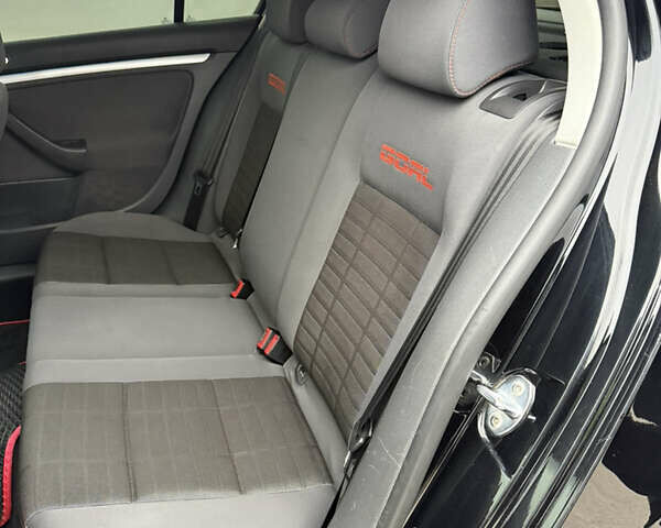 Черный Фольксваген Гольф, объемом двигателя 1.39 л и пробегом 260 тыс. км за 4999 $, фото 16 на Automoto.ua