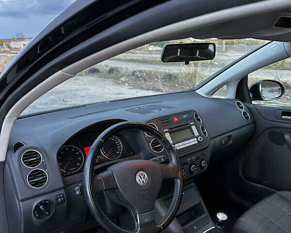 Черный Фольксваген Гольф, объемом двигателя 1.6 л и пробегом 89 тыс. км за 6500 $, фото 14 на Automoto.ua