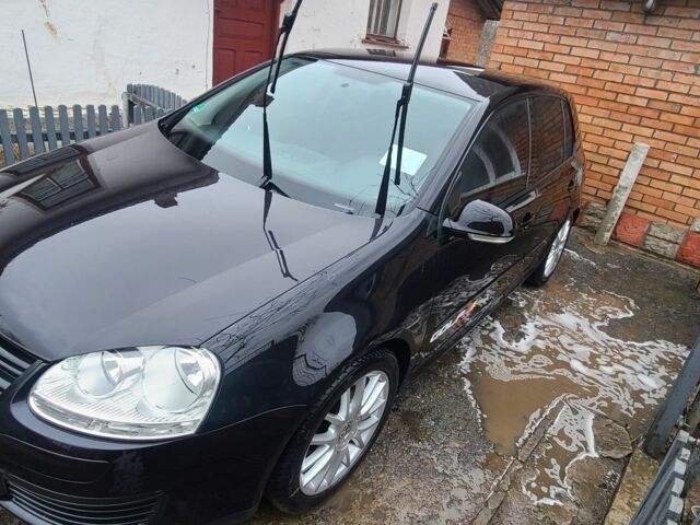 Черный Фольксваген Гольф, объемом двигателя 1.4 л и пробегом 220 тыс. км за 7000 $, фото 3 на Automoto.ua