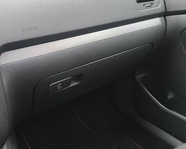 Чорний Фольксваген Гольф, об'ємом двигуна 1.4 л та пробігом 229 тис. км за 5900 $, фото 16 на Automoto.ua