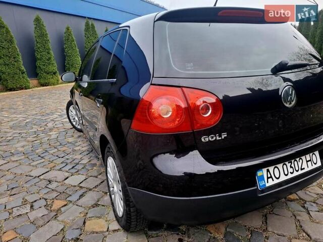 Черный Фольксваген Гольф, объемом двигателя 1.6 л и пробегом 219 тыс. км за 6400 $, фото 25 на Automoto.ua