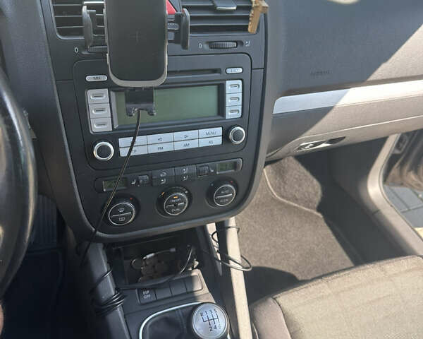 Чорний Фольксваген Гольф, об'ємом двигуна 1.6 л та пробігом 283 тис. км за 6400 $, фото 14 на Automoto.ua