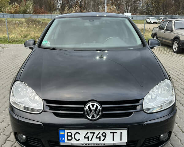 Черный Фольксваген Гольф, объемом двигателя 1.6 л и пробегом 195 тыс. км за 5900 $, фото 2 на Automoto.ua