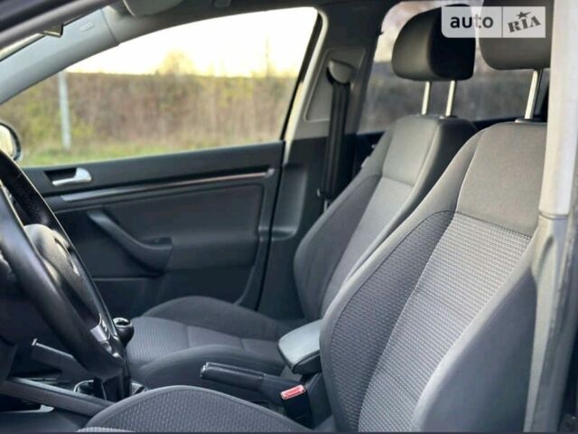 Черный Фольксваген Гольф, объемом двигателя 1.4 л и пробегом 220 тыс. км за 7000 $, фото 9 на Automoto.ua