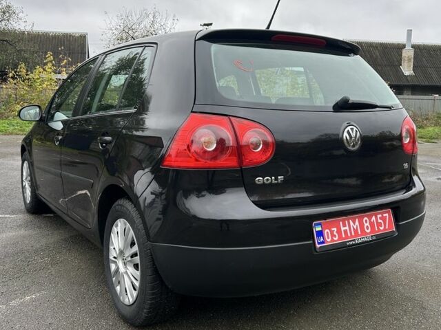 Черный Фольксваген Гольф, объемом двигателя 0 л и пробегом 243 тыс. км за 5750 $, фото 2 на Automoto.ua